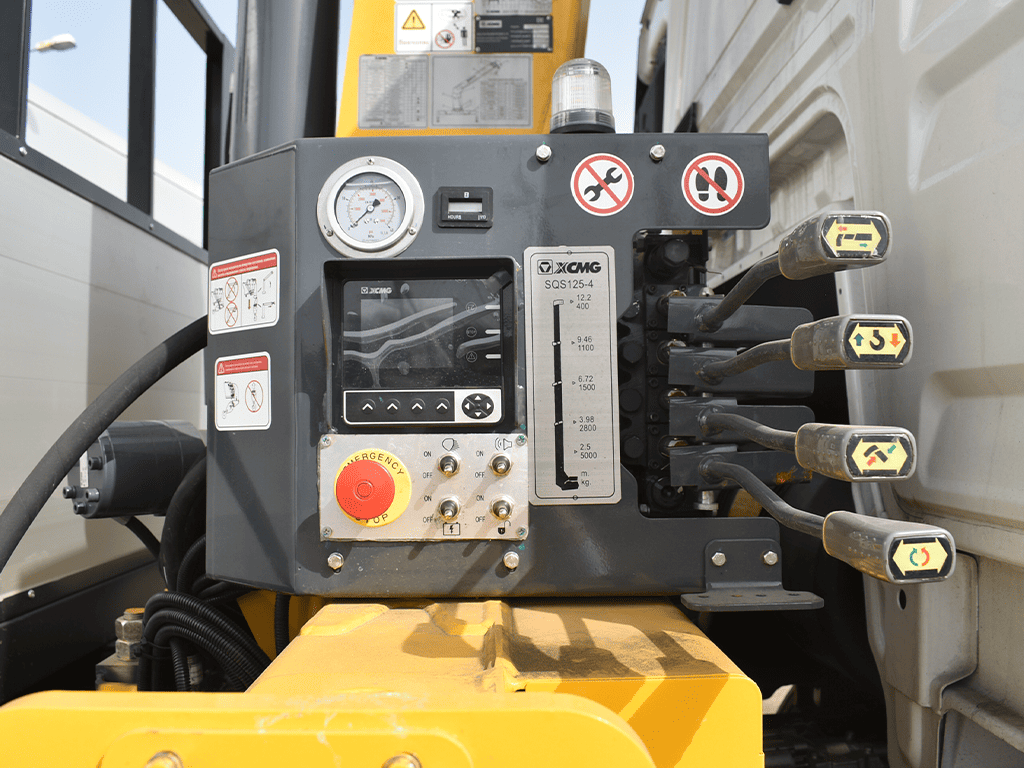 КМУ на шасси Howo T5G